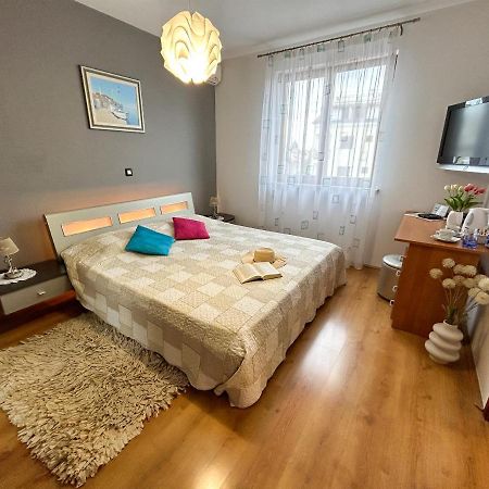 Room Adry Rovinj Buitenkant foto