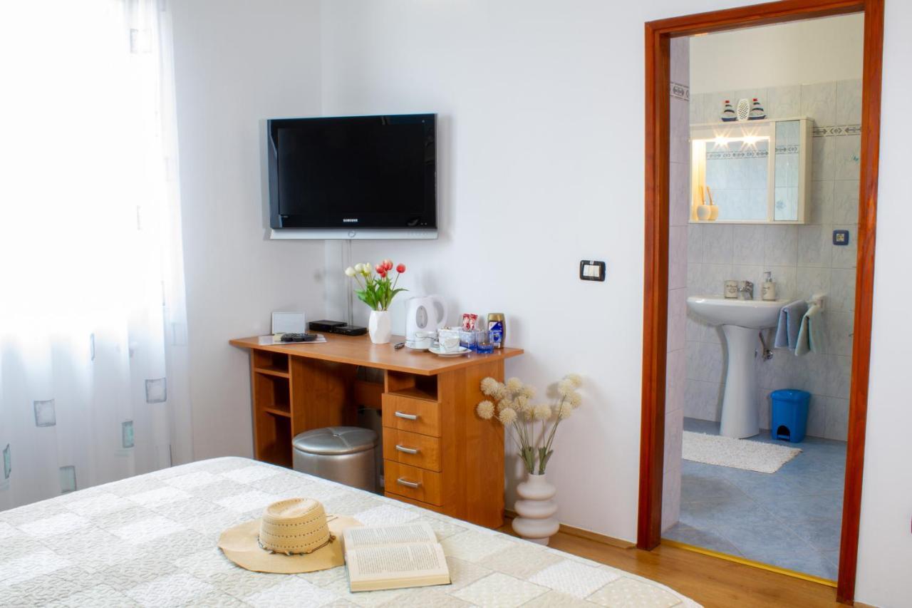 Room Adry Rovinj Buitenkant foto