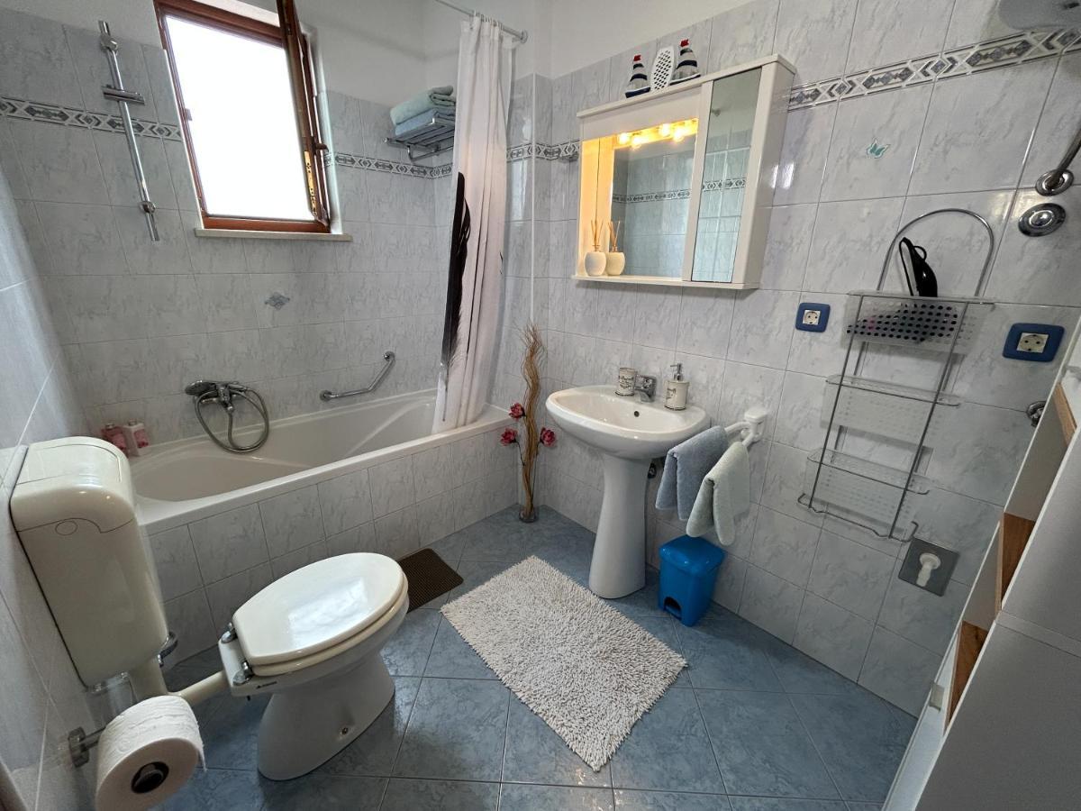 Room Adry Rovinj Buitenkant foto