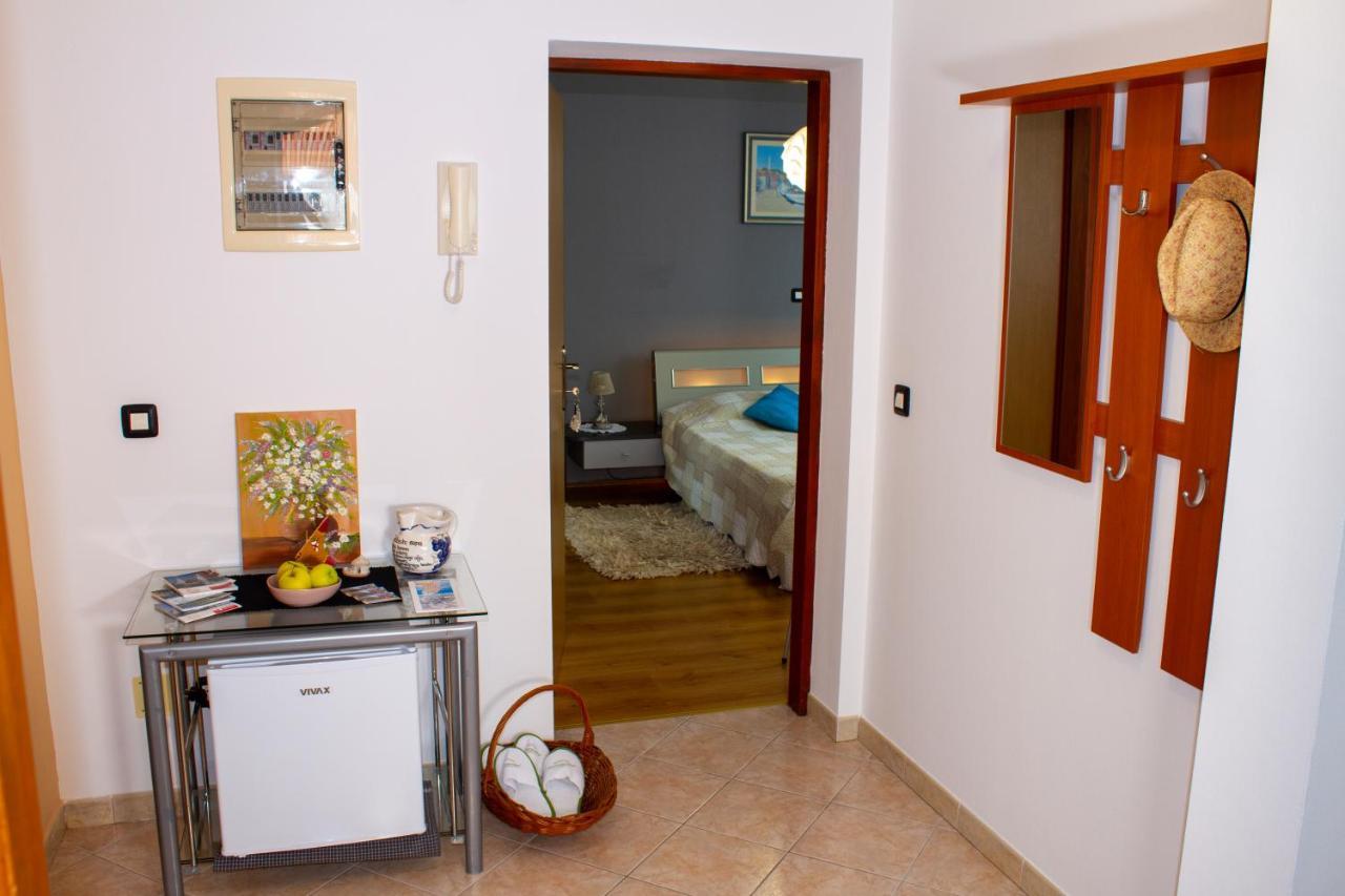 Room Adry Rovinj Buitenkant foto